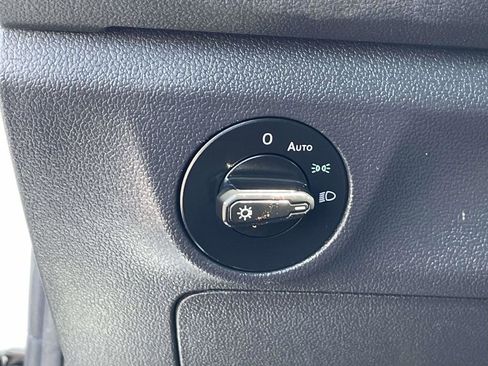 Used 2019 Volkswagen Jetta SE FWD image 21