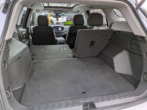 Certified 2022 GMC Terrain SLE w/ Driver Convenience Package AWD/4WD image 32