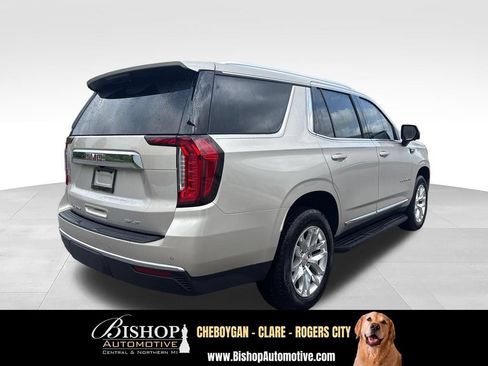 Used 2024 GMC Yukon SLT w/ SLT Luxury Package AWD/4WD image 11