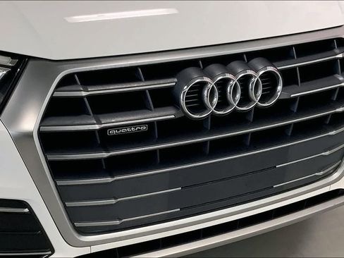 Used 2018 Audi Q5 2.0T Premium w/ Convenience Package AWD/4WD image 31