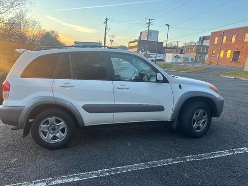 Used 2001 Toyota RAV4 4WD image 4