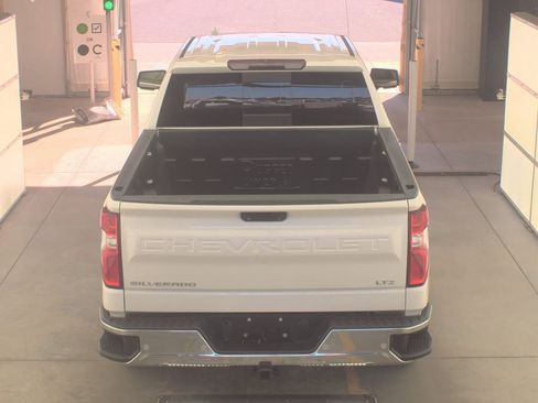 Used 2019 Chevrolet Silverado 1500 LTZ w/ LTZ Convenience Package image 6