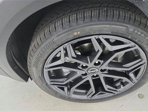Used 2025 Nissan Kicks SR AWD/4WD image 39