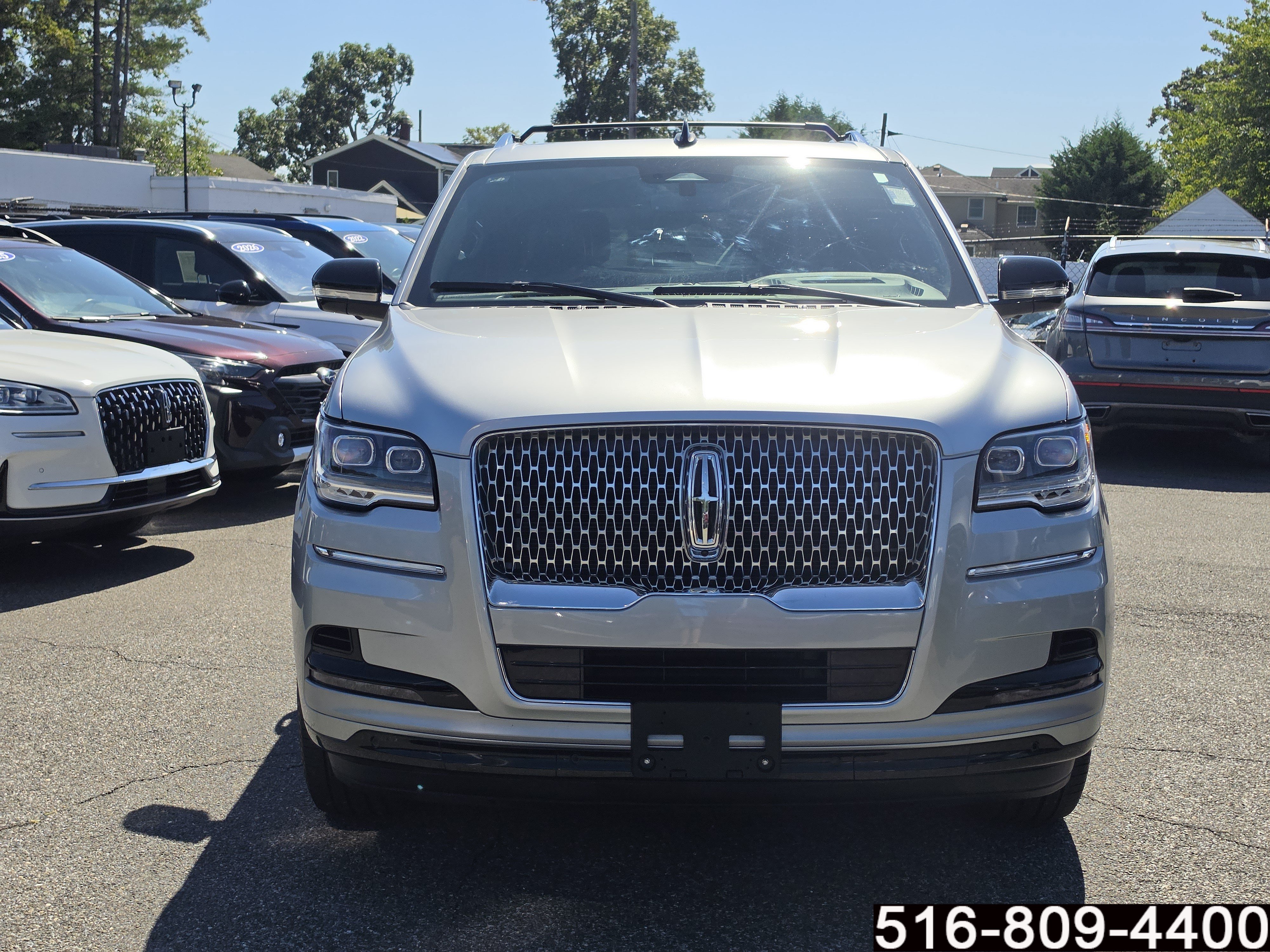 Used 2023 Lincoln Navigator Reserve AWD/4WD image 4