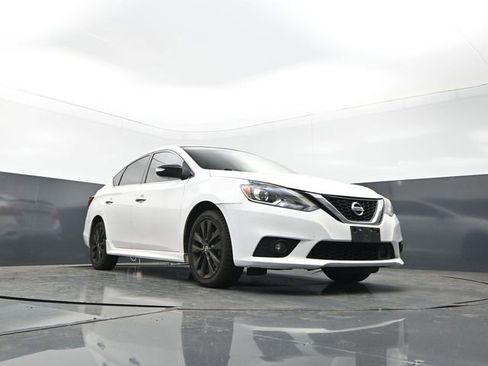 Used 2018 Nissan Sentra SR w/ SR Midnight Edition Package FWD image 27