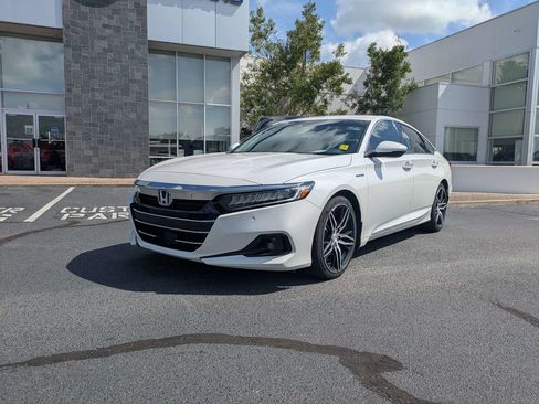 Used 2021 Honda Accord Touring image 9