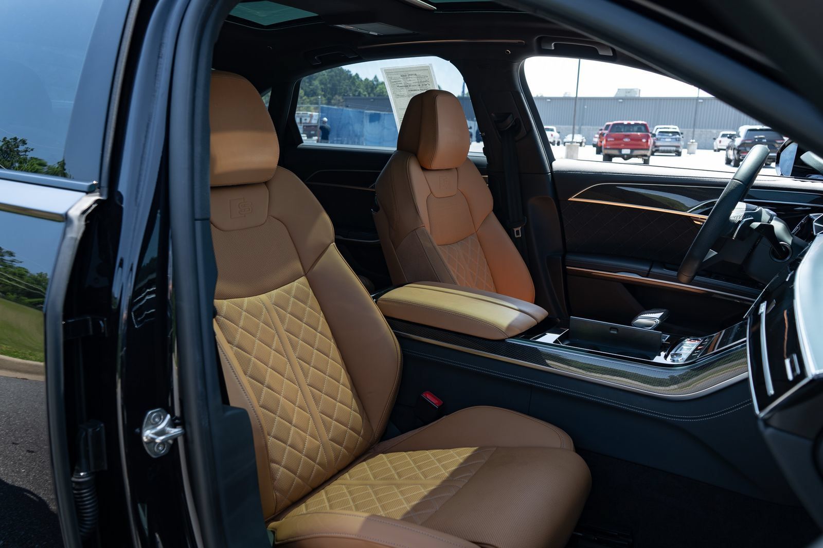 Used 2024 Audi S8 AWD/4WD image 58