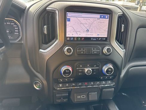 Used 2022 GMC Sierra 2500 Denali AWD/4WD image 29