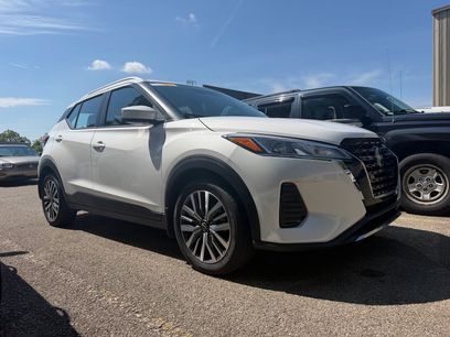 Used 2023 Nissan Kicks SV