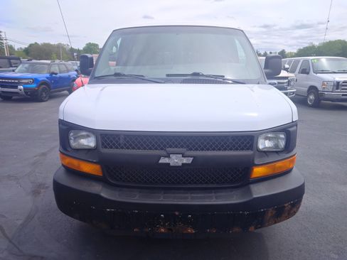 Used 2012 Chevrolet Express 1500 AWD image 3