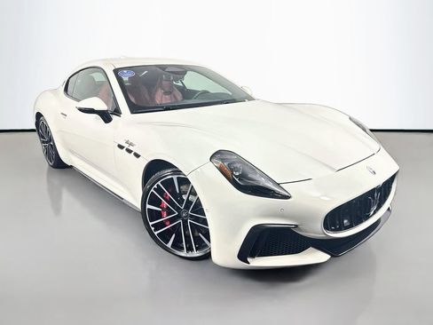 Used 2024 Maserati GranTurismo Trofeo AWD/4WD image 3