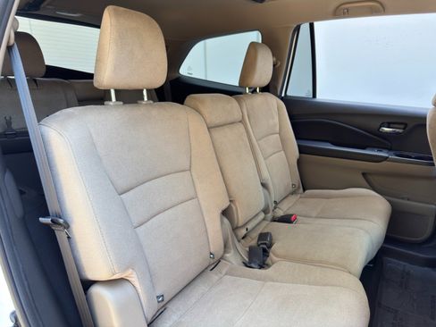 Used 2021 Honda Pilot EX image 35