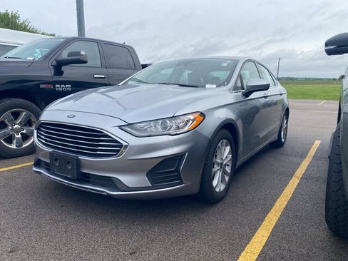 Used 2020 Ford Fusion SE FWD image 15