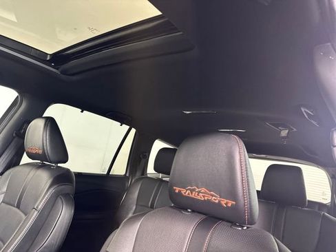 Used 2022 Honda Pilot TrailSport image 12