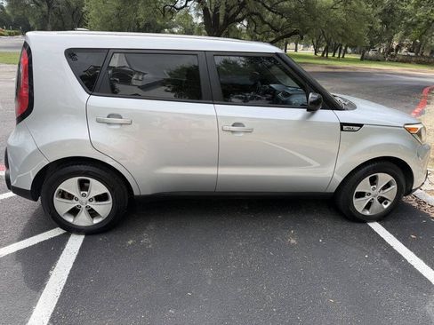 Used 2015 Kia Soul FWD image 6