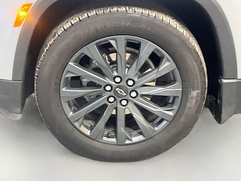 Used 2023 Chevrolet Traverse RS image 34