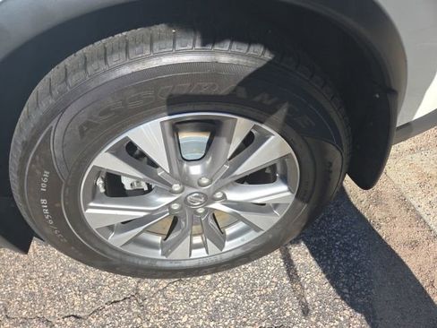 Used 2018 Nissan Murano SV w/ Cargo Package image 29