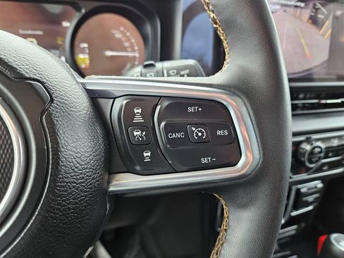 Used 2024 Jeep Wrangler Unlimited Sahara AWD/4WD image 35