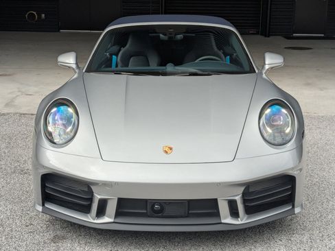 Certified 2025 Porsche 911 Carrera RWD image 7