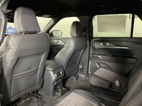 New 2026 Ford Explorer ST-Line w/ ST-Line Street Pack RWD image 15