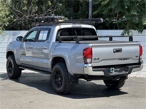 Used 2019 Toyota Tacoma SR5 AWD/4WD image 12