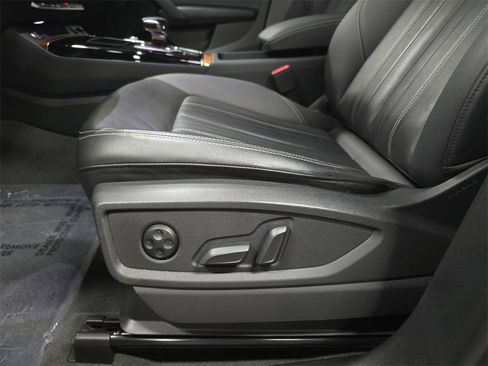 Used 2023 Audi Q5 2.0T Premium w/ Convenience Package image 27