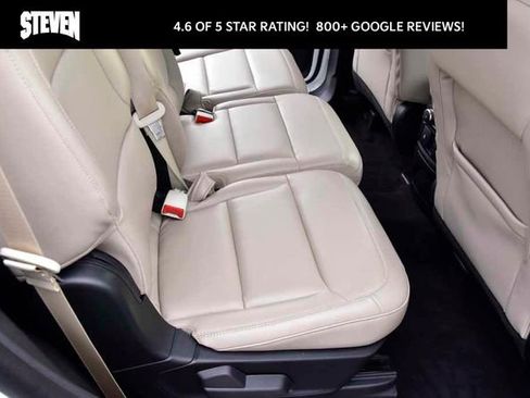 Used 2022 Ford Explorer XLT w/ Equipment Group 202A image 12