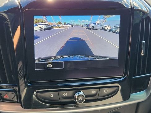 Used 2023 Chevrolet Traverse LT image 25