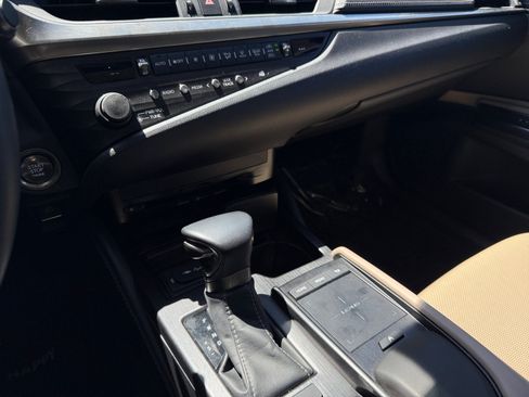 Used 2019 Lexus ES 350 w/ Accessory Package 2 FWD image 13
