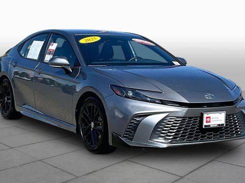 Certified 2025 Toyota Camry SE w/ Convenience Package FWD image 2