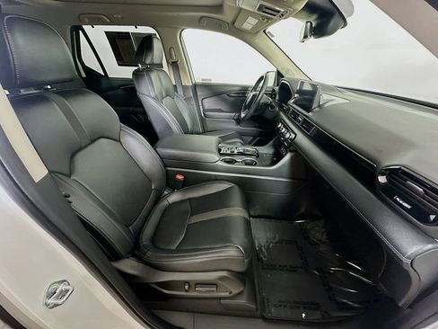 Used 2023 Honda Pilot Touring image 12