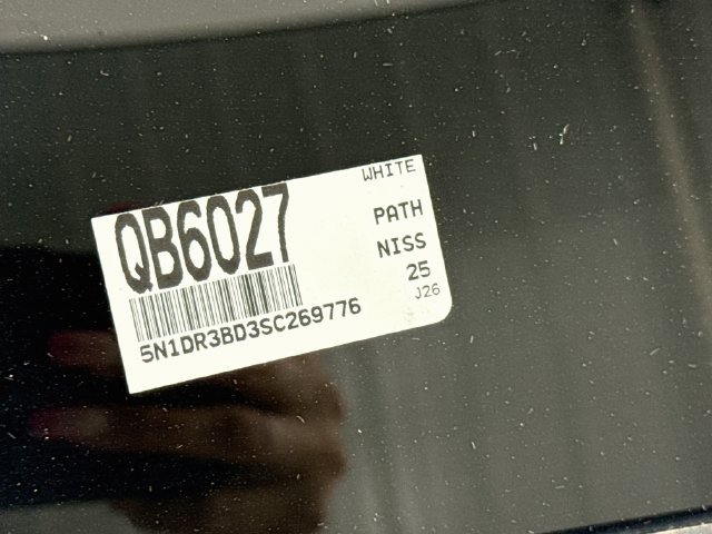 Used 2025 Nissan Pathfinder Rock Creek AWD/4WD image 32