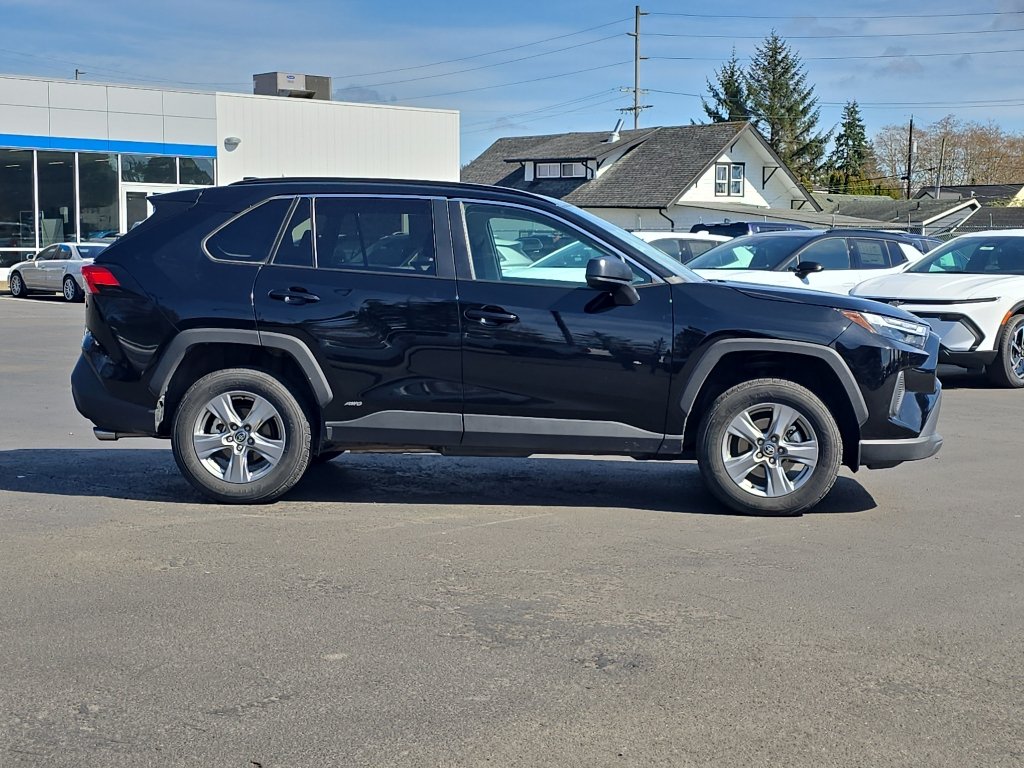 Certified 2025 Toyota RAV4 LE AWD/4WD image 7