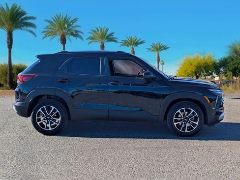 Used 2024 Chevrolet TrailBlazer LT w/ LT Cold Weather Package image 6