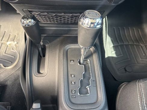 Used 2014 Jeep Wrangler Rubicon w/ Power Convenience Group AWD/4WD image 20
