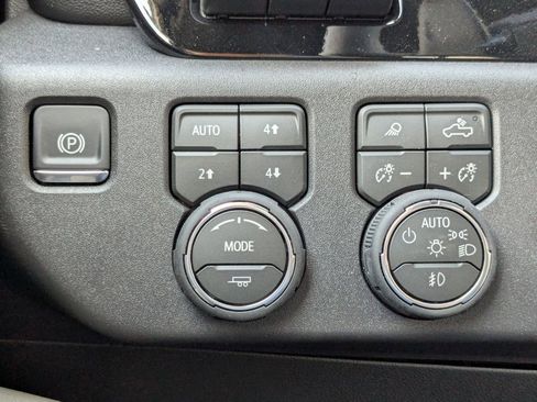 New 2026 Chevrolet Silverado 1500 ZR2 image 39