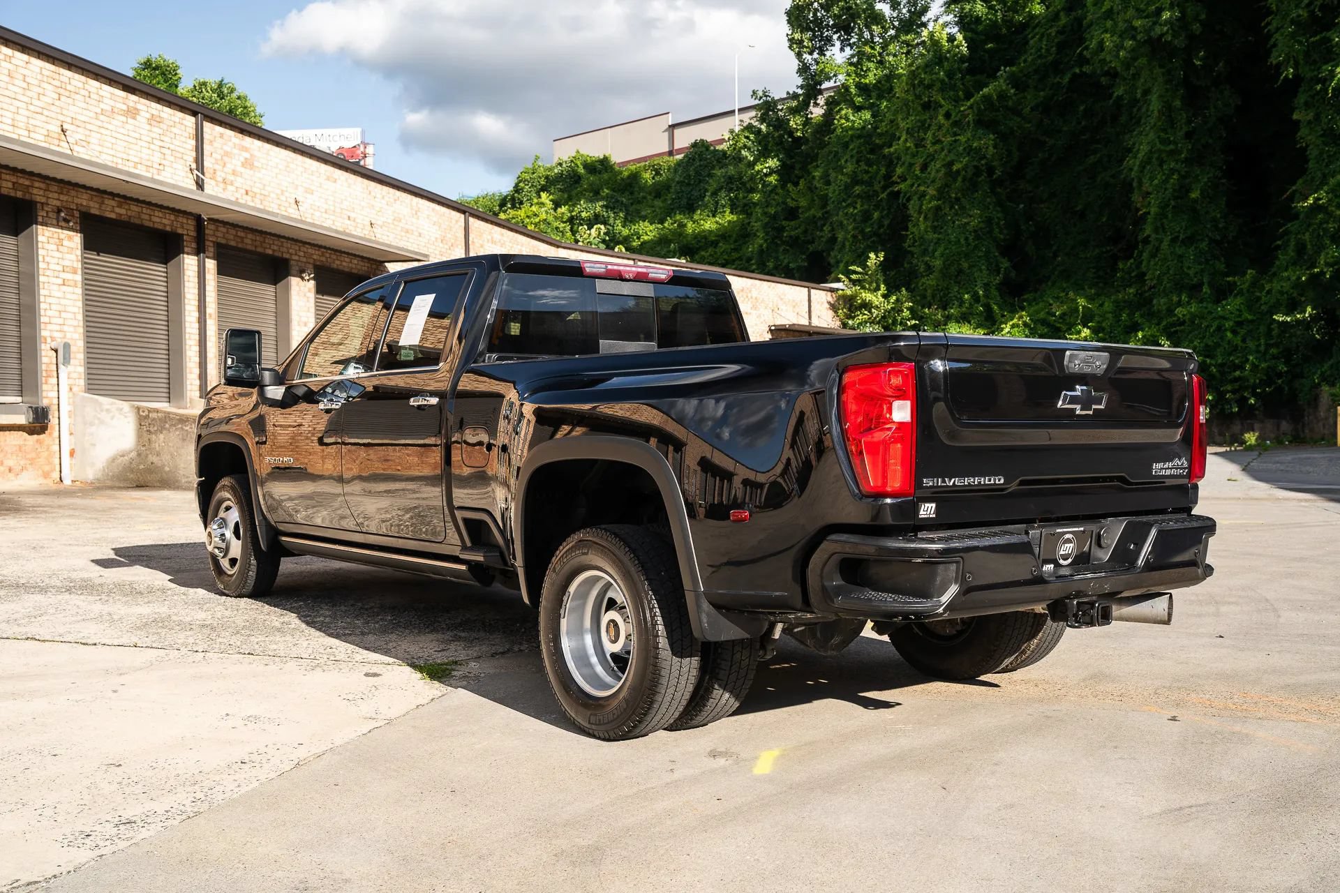 Used 2023 Chevrolet Silverado 3500 High Country AWD/4WD image 6