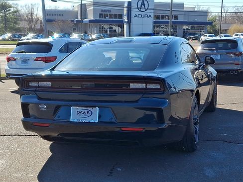 Used 2025 Dodge Charger R/T w/ Quick Order Package 25M R/T image 4