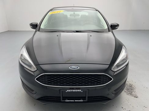 Used 2017 Ford Focus SE image 4