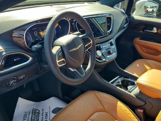 Used 2022 Chrysler Pacifica Pinnacle AWD/4WD image 8
