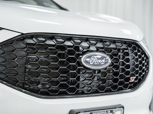 Used 2023 Ford Edge ST image 7