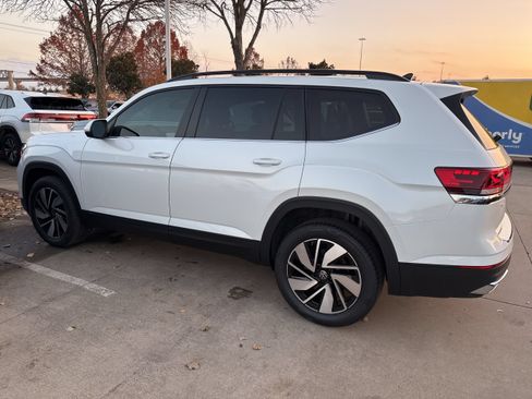 New 2026 Volkswagen Atlas SE FWD image 7