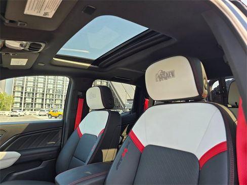 New 2025 GMC Canyon AT4 w/ AT4X AEV Edition image 23