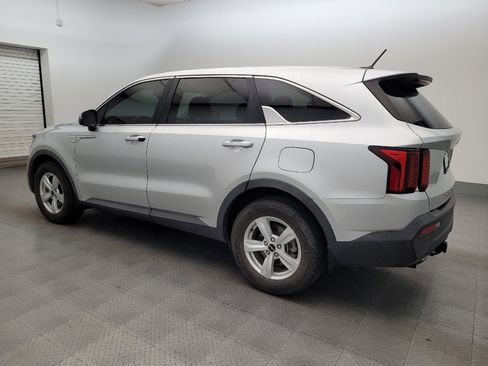 Used 2022 Kia Sorento LX FWD image 3