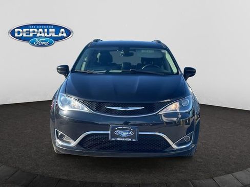 Used 2019 Chrysler Pacifica Touring-L image 10