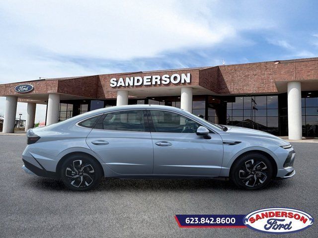 Used 2024 Hyundai Sonata SEL FWD image 2