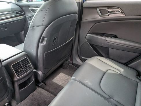 Used 2024 Kia Sportage EX FWD image 37