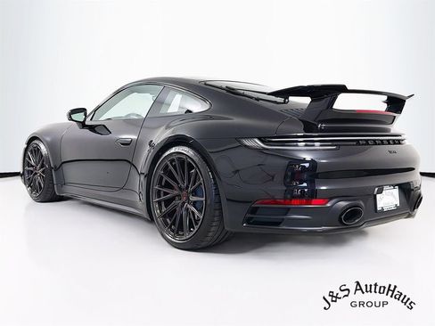 Used 2022 Porsche 911 Carrera RWD image 5