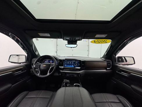 Used 2024 Chevrolet Silverado 1500 High Country AWD/4WD image 3
