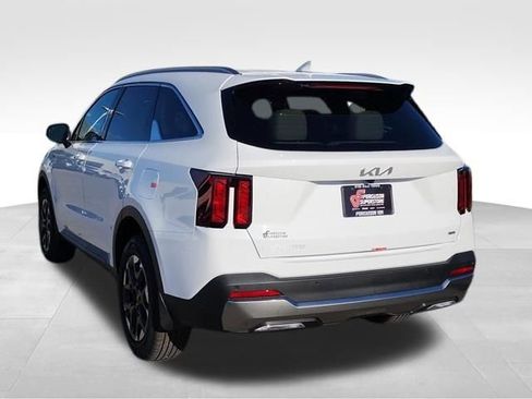 New 2026 Kia Sorento S image 4